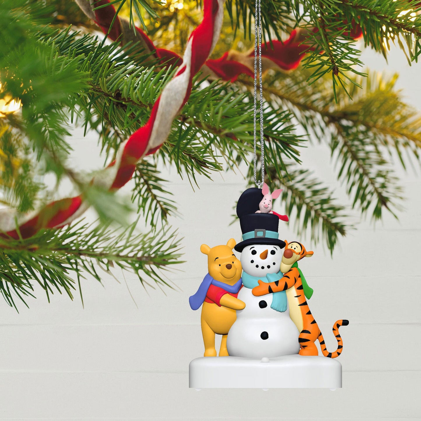 A Happy Holiday Hug, Disney Winnie the Pooh, Musical, 2023 Keepsake Ornament
