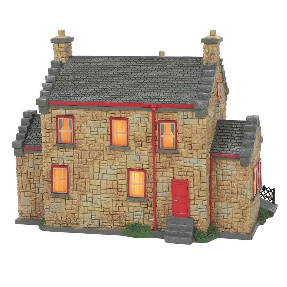Department 56 Harry Potter Village Hogsmeade Station Lit Building, 7"