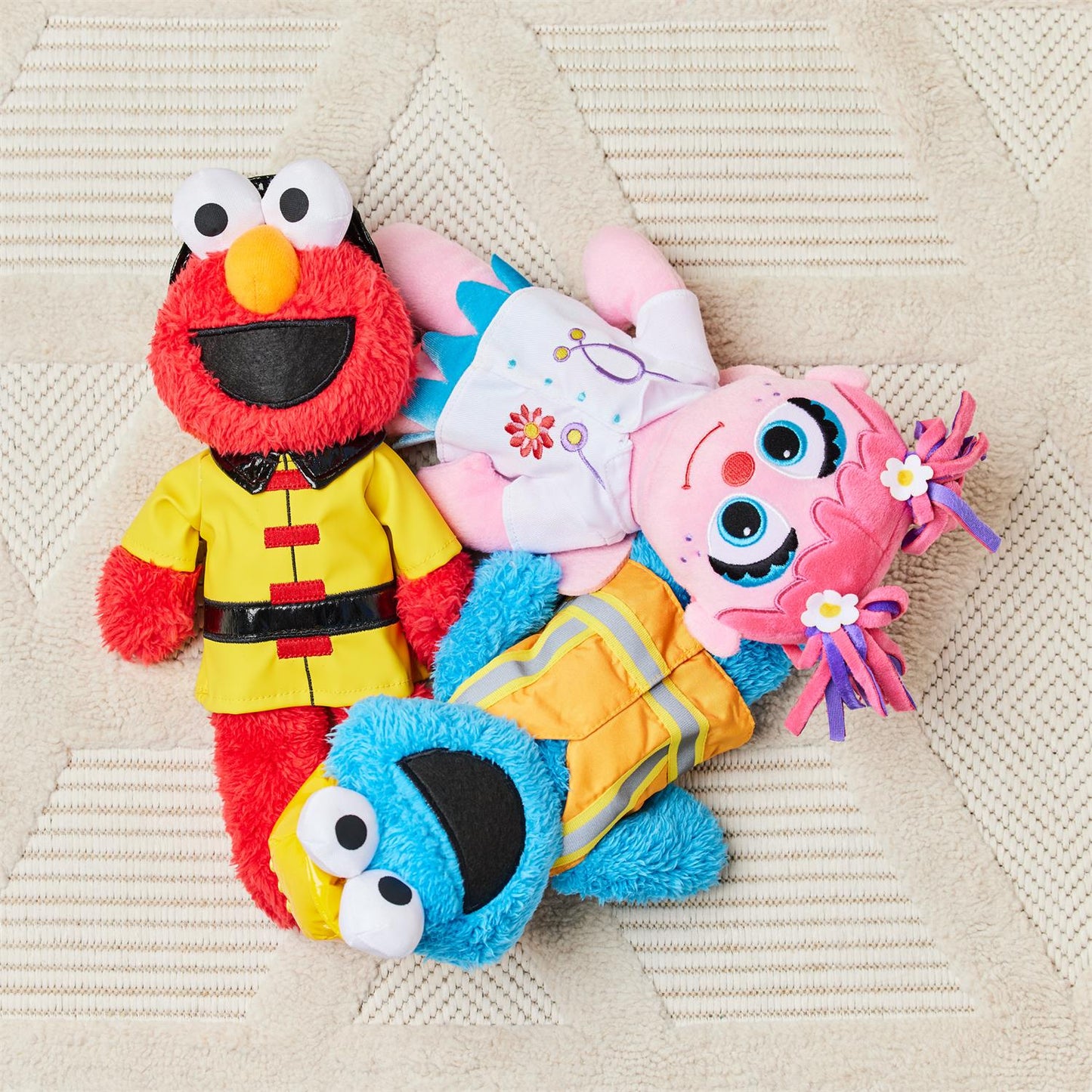 Gund Sesame Street Construction Worker Cookie Monster Take-Along Buddy, 13"