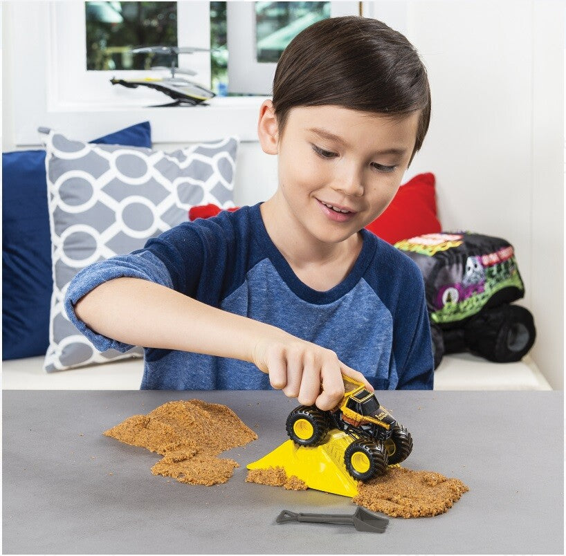 Monster Jam, Earth Shaker Monster Dirt Starter Set with Kinetic Sand 1:64 Scale