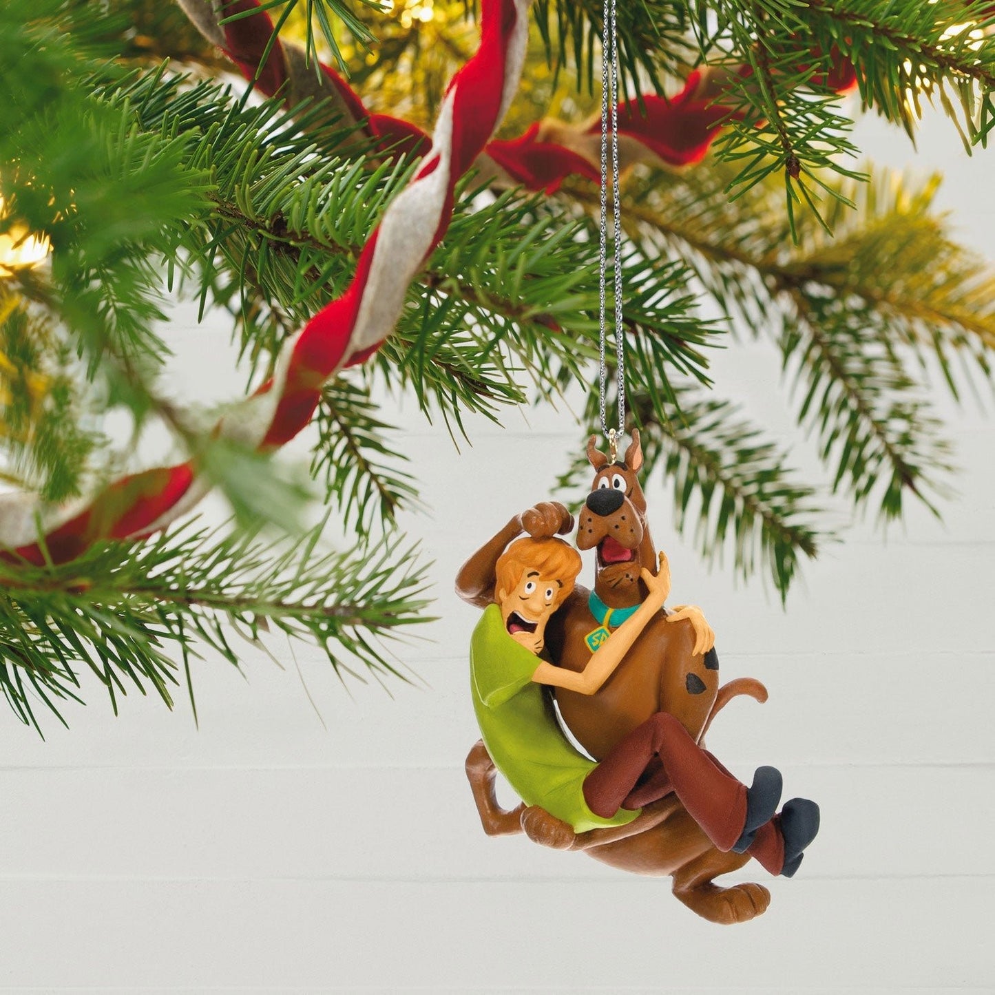 Scooby Doo Frightened Friends, 2023 Keepsake Ornament