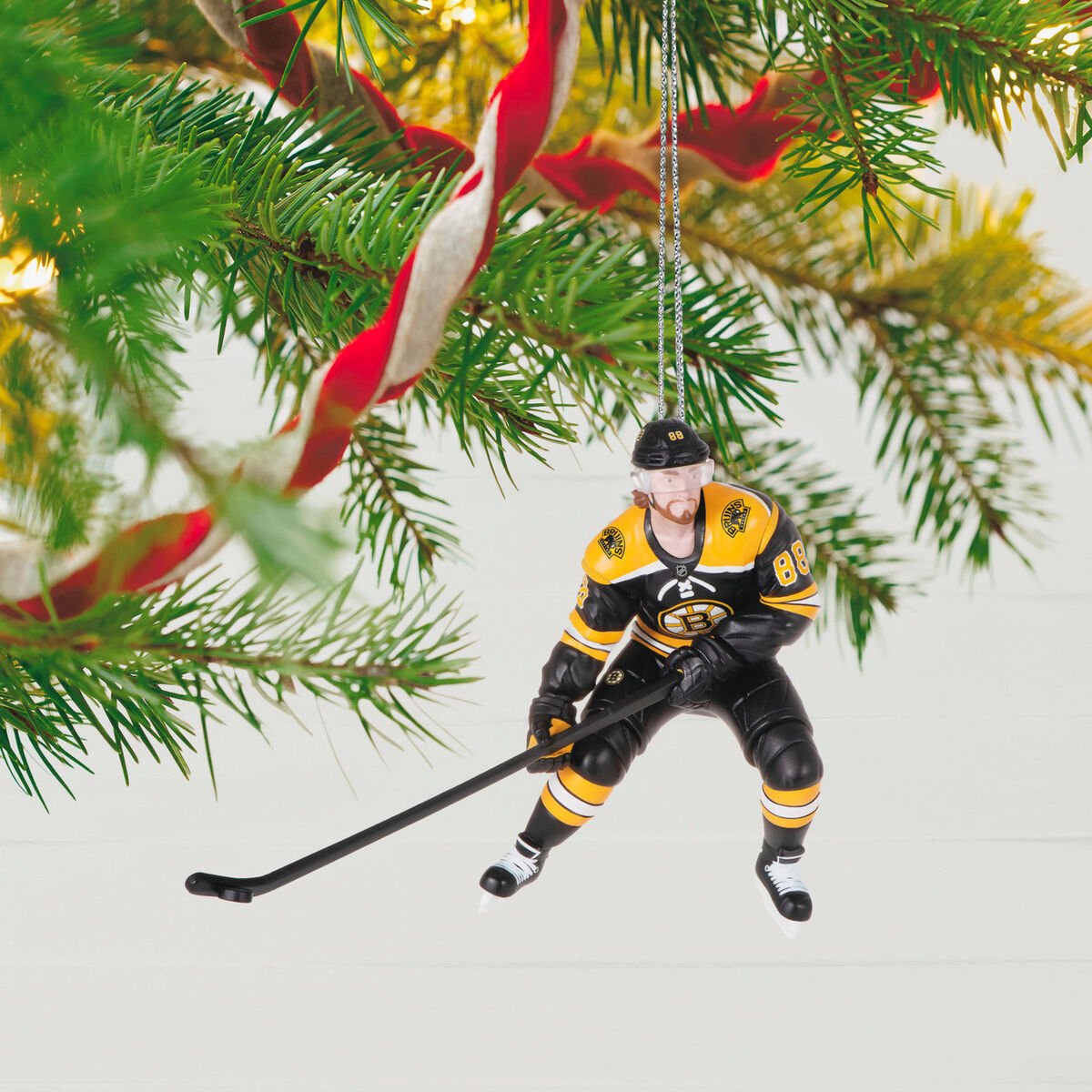 David Pastrnak, NHL Boston Bruins, 2022 Hallmark Keepsake Ornament