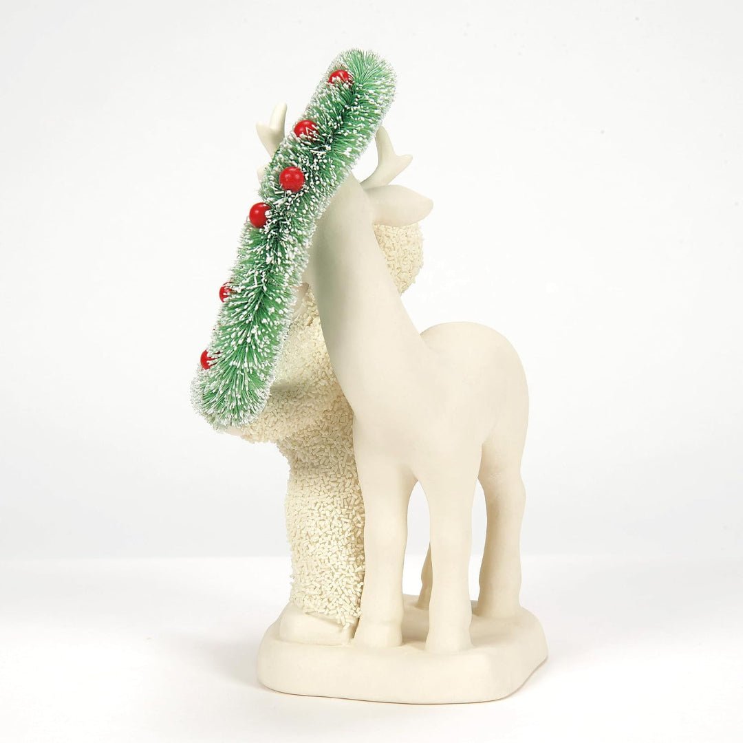 Department 56 Snowbabies Christmas Jubilee Meet in The Middle Wreath Figurine, 4"