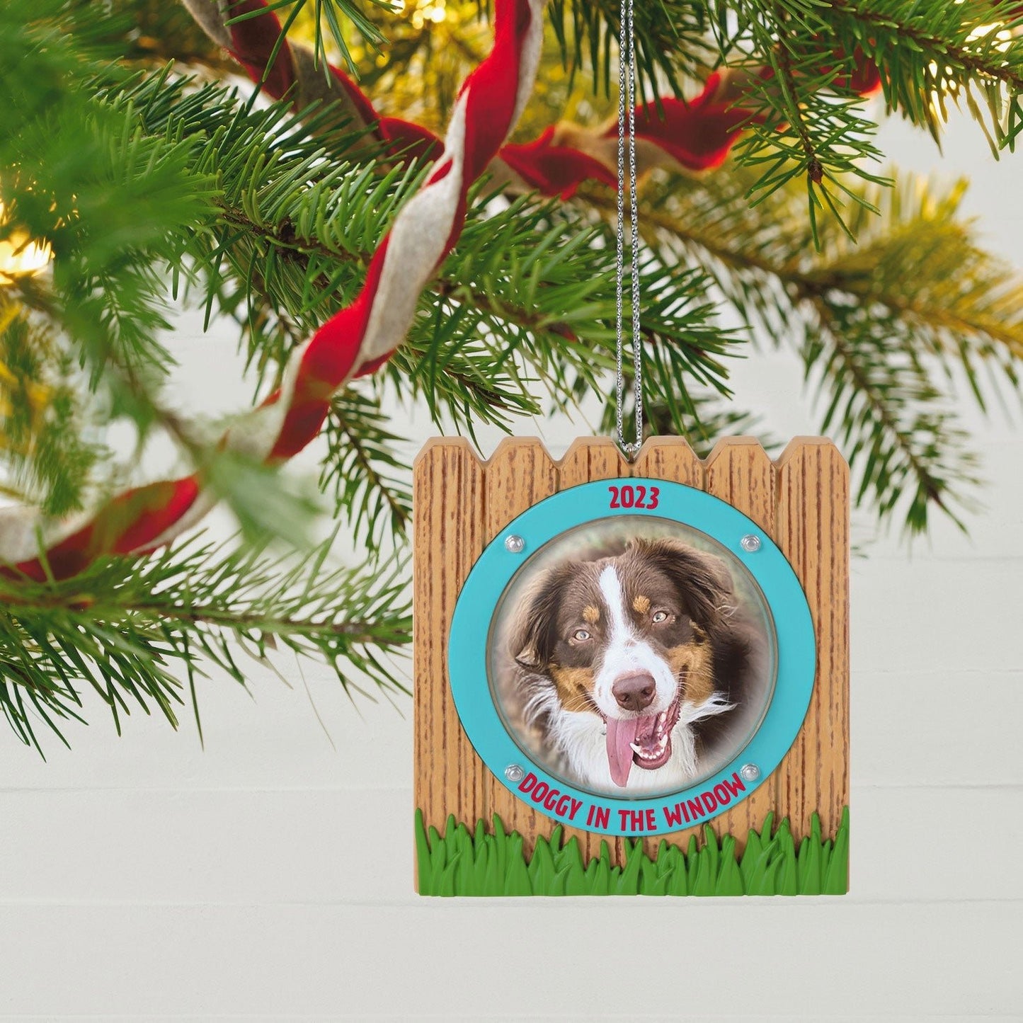 Doggy in the Window 2023 Photo Frame, 2023 Keepsake Ornament