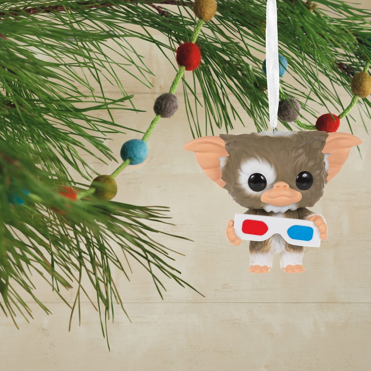 Gremlins Gizmo Funko POP! Hallmark Ornament