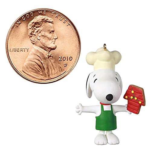 Hallmark Keepsake 0.98" Miniature Christmas Ornament 2021, The Peanuts Gang Baker Snoopy, Mini