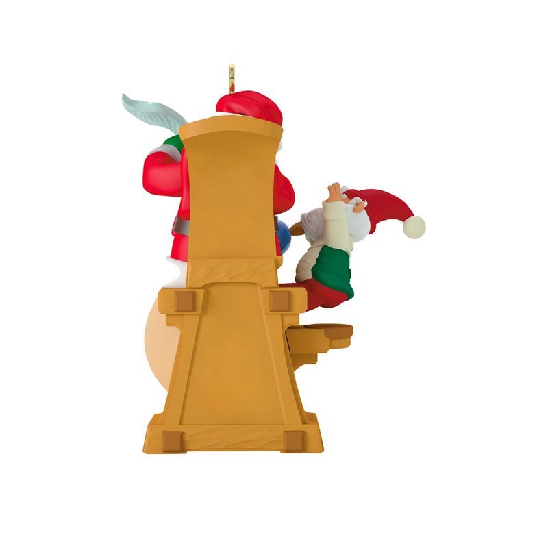 Hallmark Keepsake Mini Christmas Ornament 2018 Year Dated, Santa Hot Air Balloon Up and Away Miniature, 1.31"