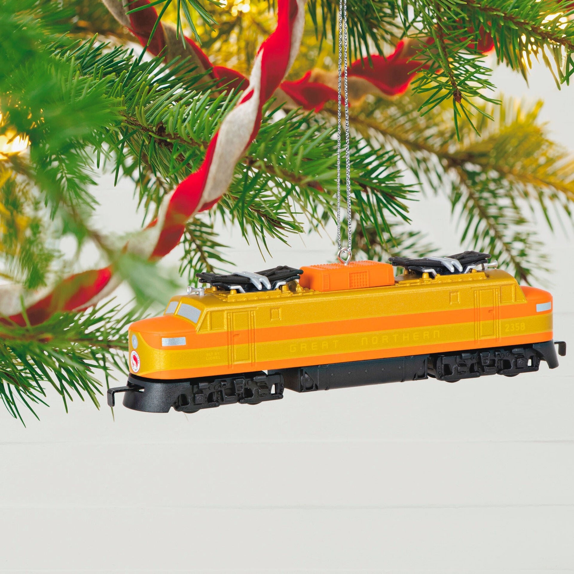 Hallmark Keepsake Ornament 2022, Lionel® Trains Great Northern EP-5 Metal, Gold Limited Quantity