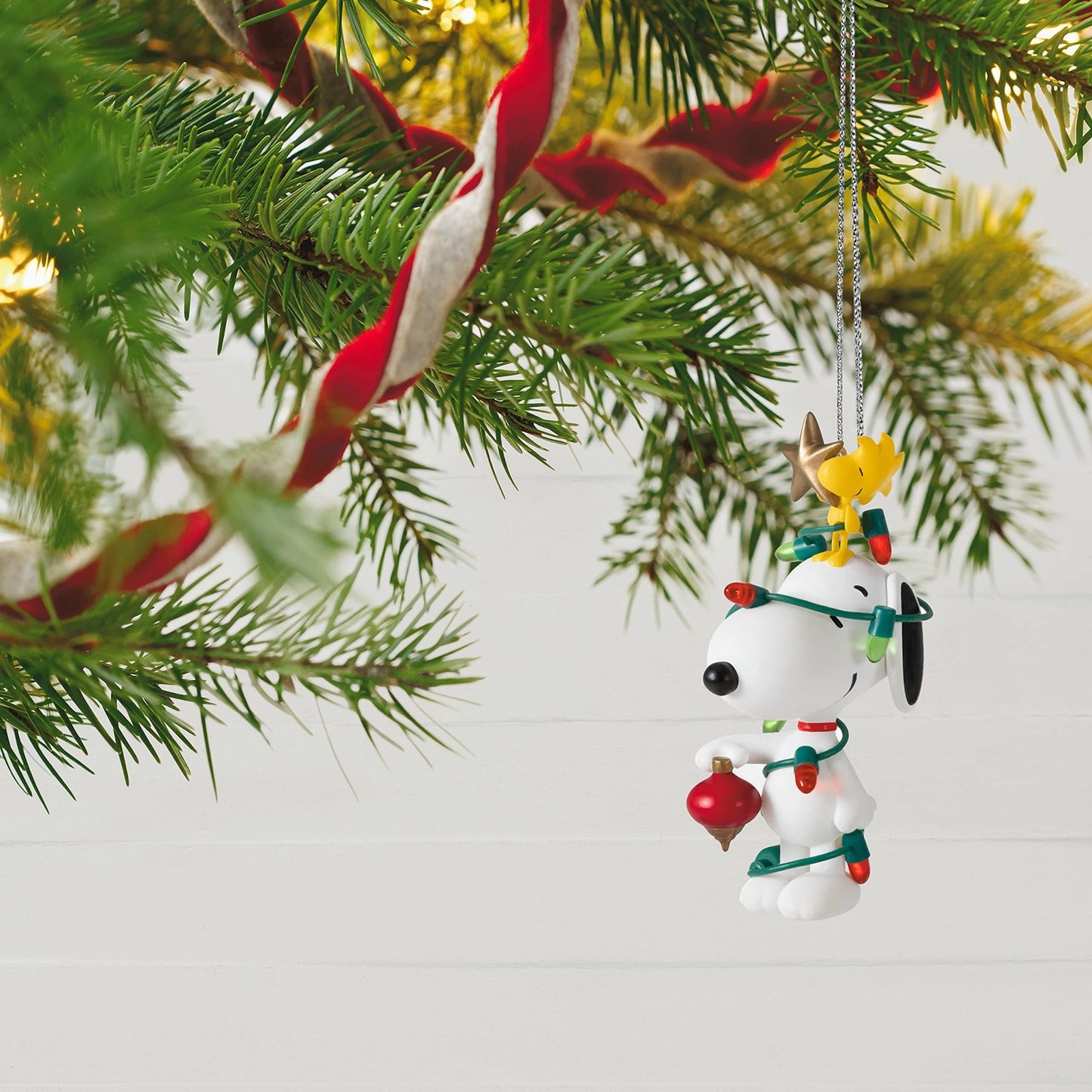 Hallmark Keepsake Peanuts Snoopy & Woodstock 2021 Christmas Ornament