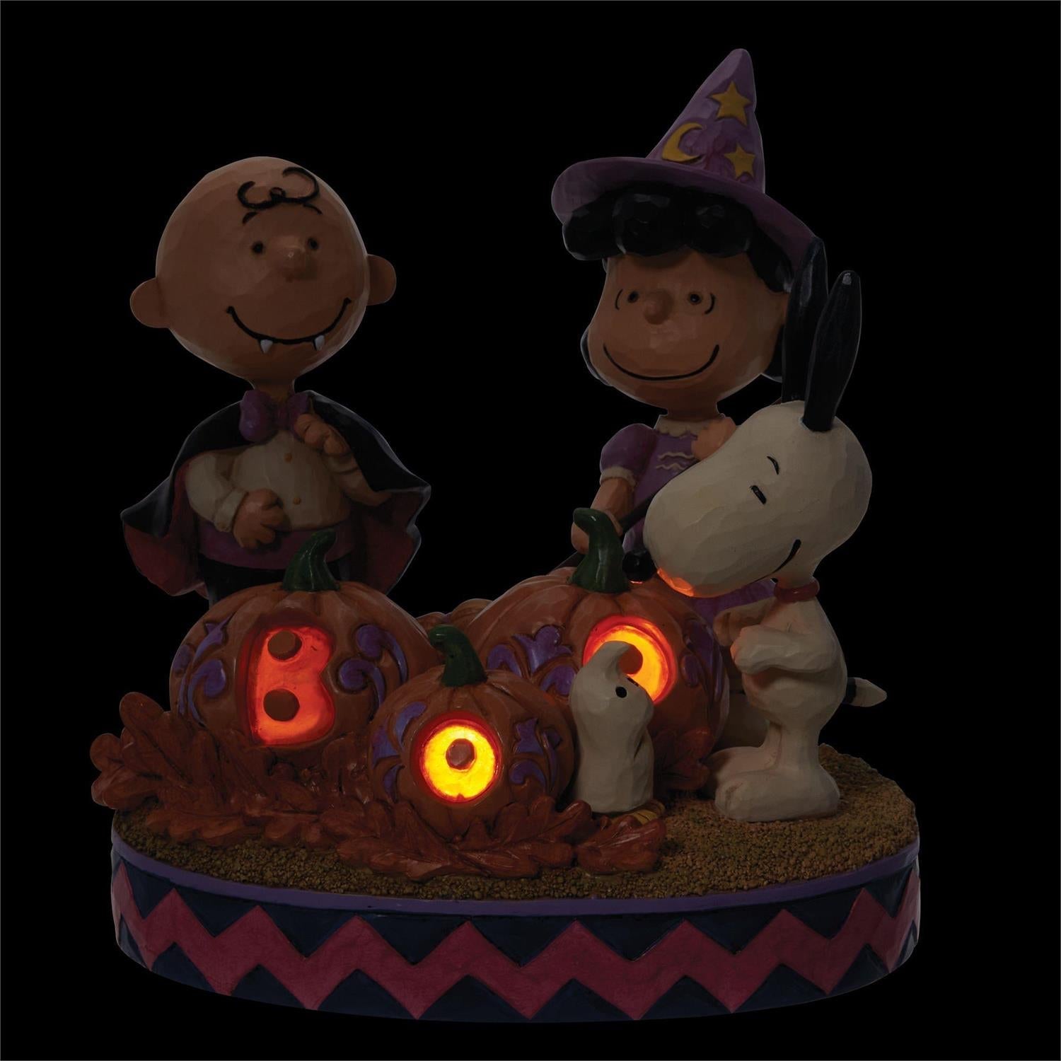 “Halloween Surprises” Peanuts Gang Halloween Figurine
