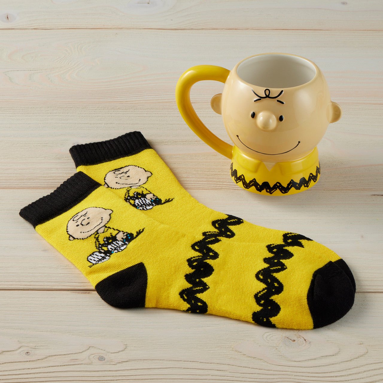 Peanuts Set/2 Charlie Brown Mug and Sock