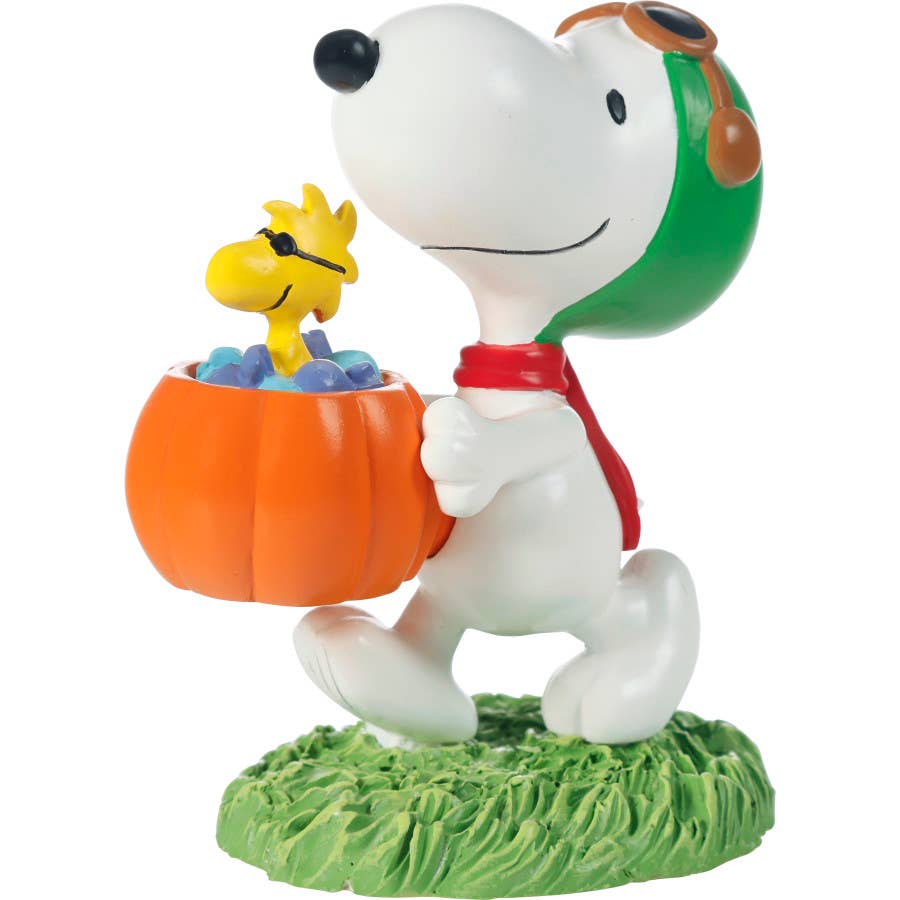 Peanuts Snoopy Tricks, Treats, And Tails Figurine