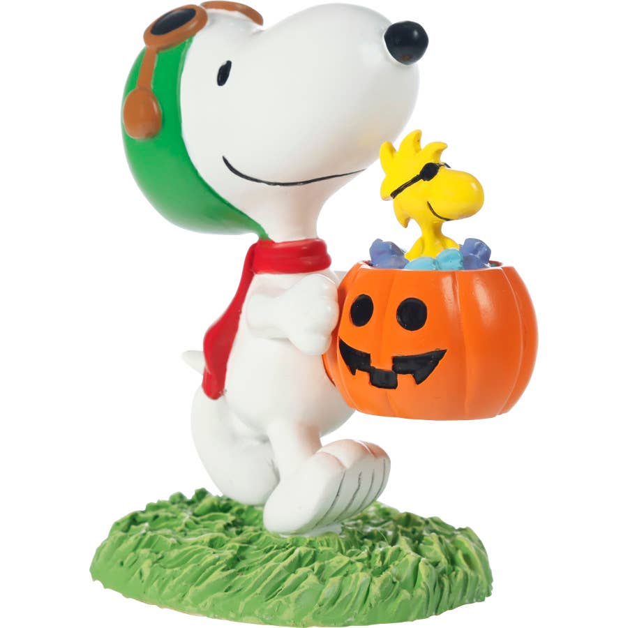 Peanuts Snoopy Tricks, Treats, And Tails Figurine