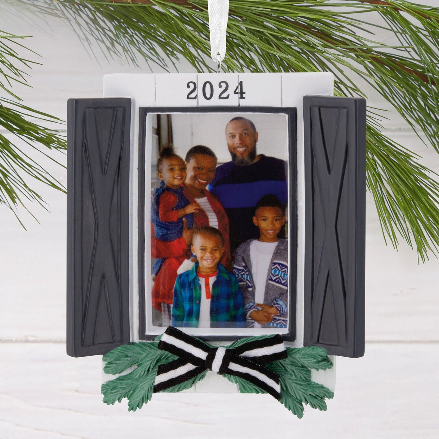 Window Display 2024 Photo Frame Hallmark Ornament